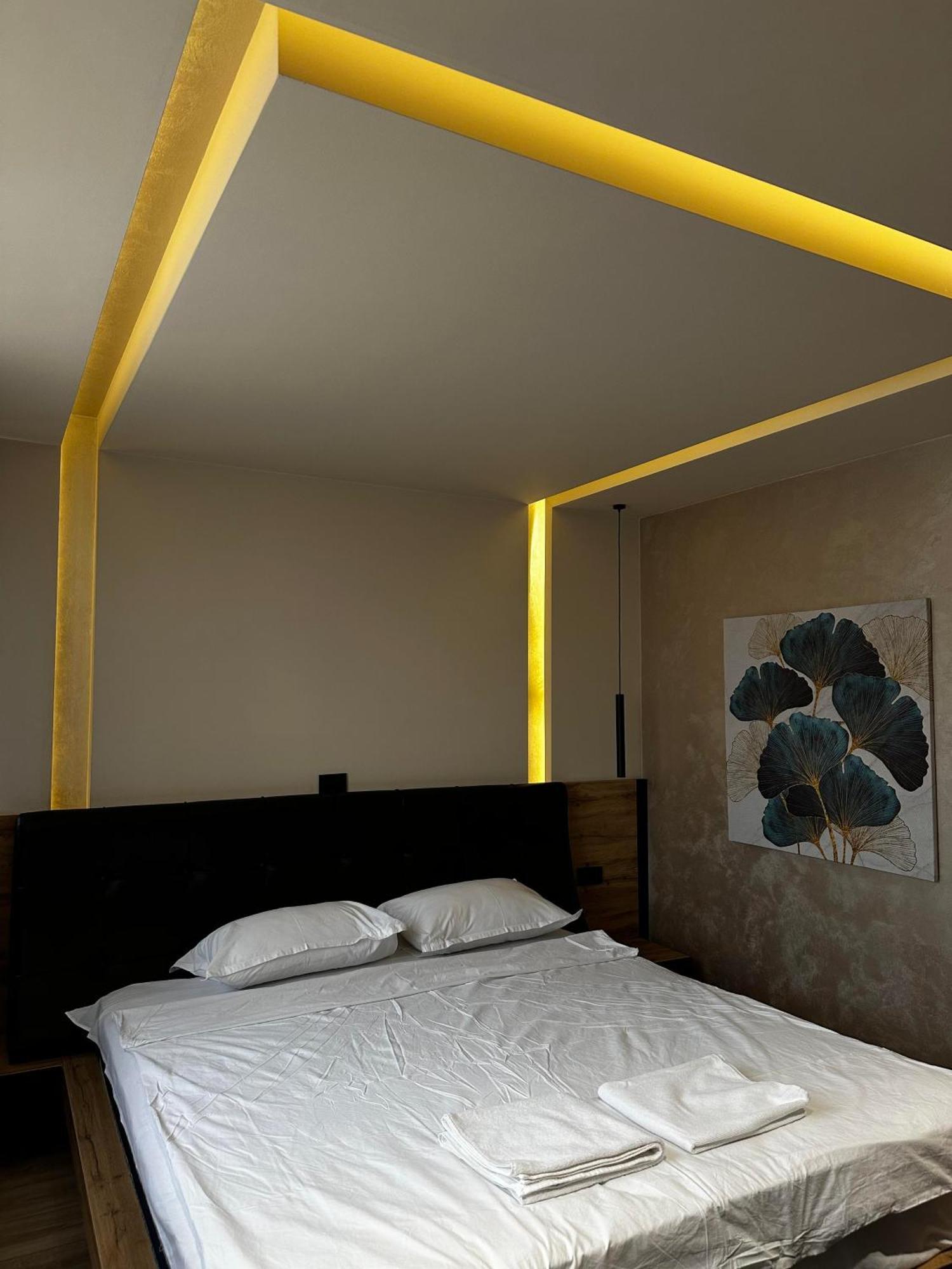Zet Apartments - Bedroom & Bathroom พริสตีนา ภายนอก รูปภาพ