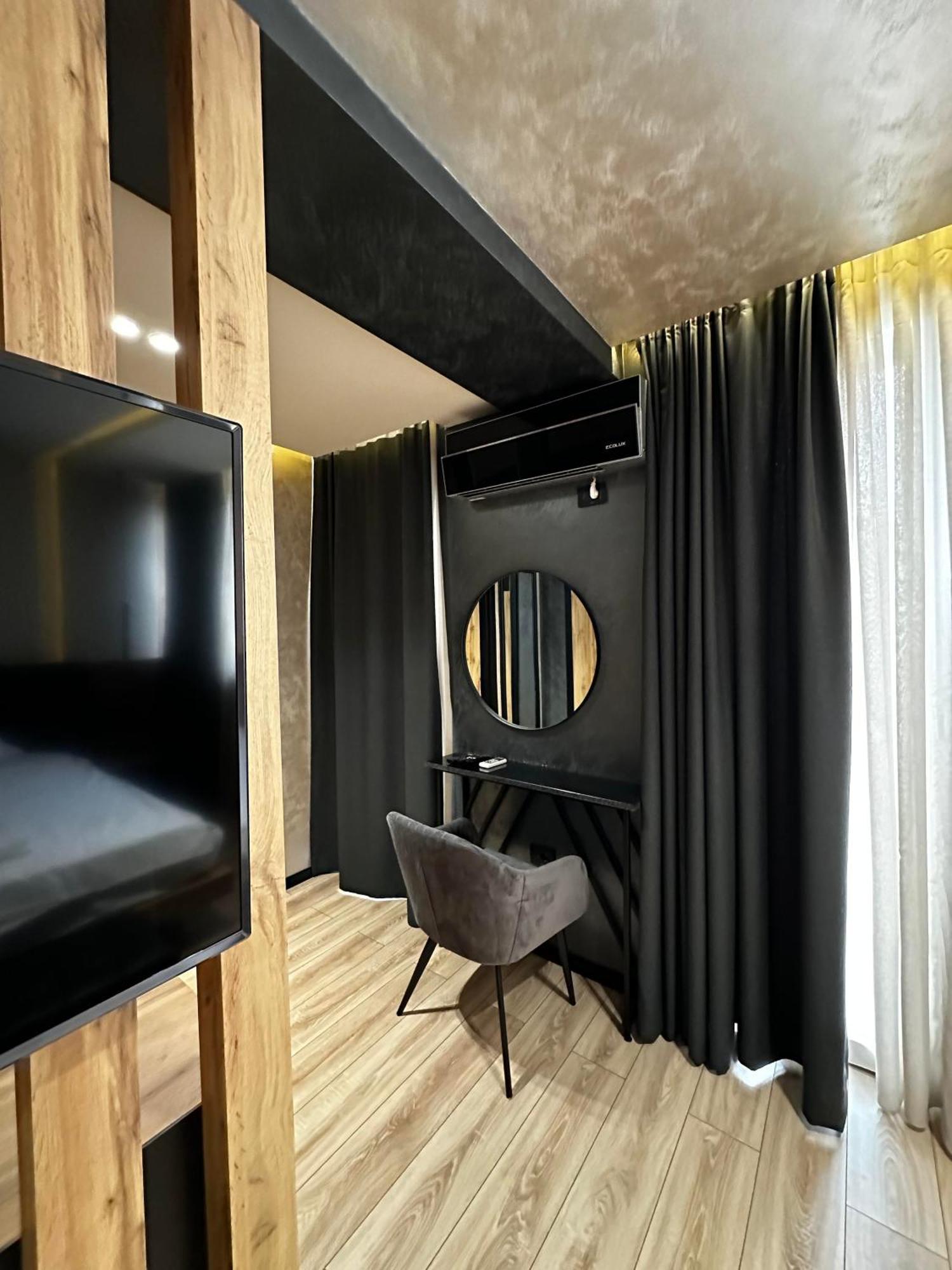Zet Apartments - Bedroom & Bathroom พริสตีนา ภายนอก รูปภาพ