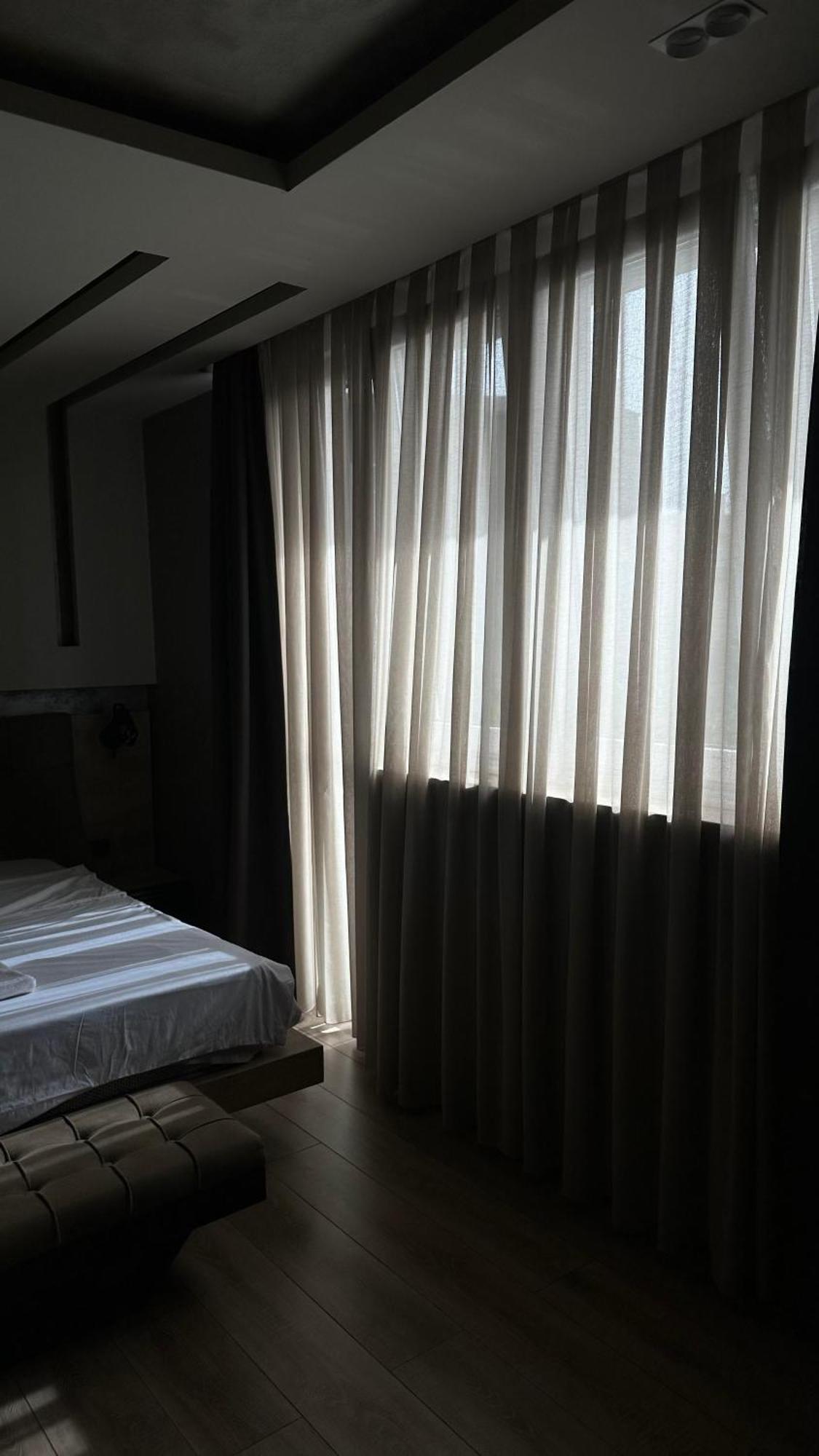 Zet Apartments - Bedroom & Bathroom พริสตีนา ภายนอก รูปภาพ