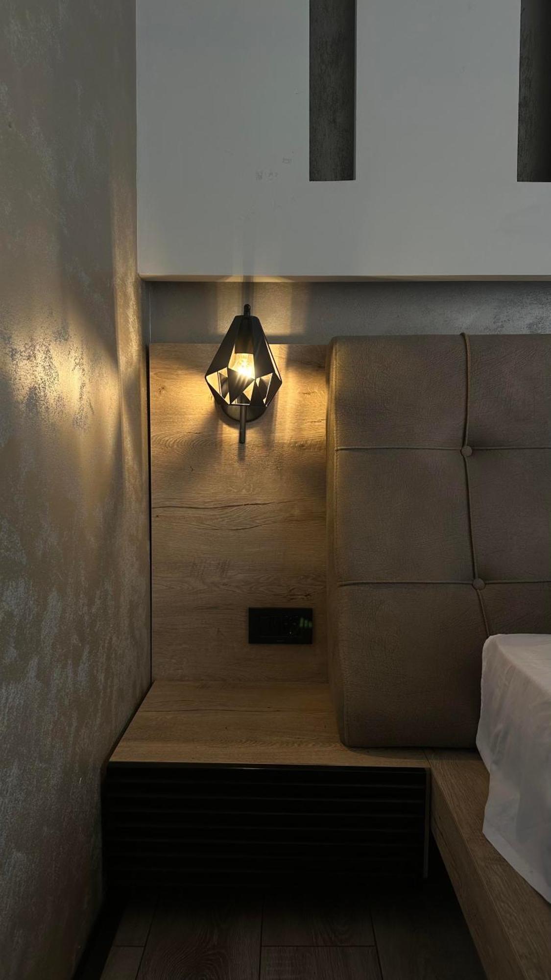 Zet Apartments - Bedroom & Bathroom พริสตีนา ภายนอก รูปภาพ