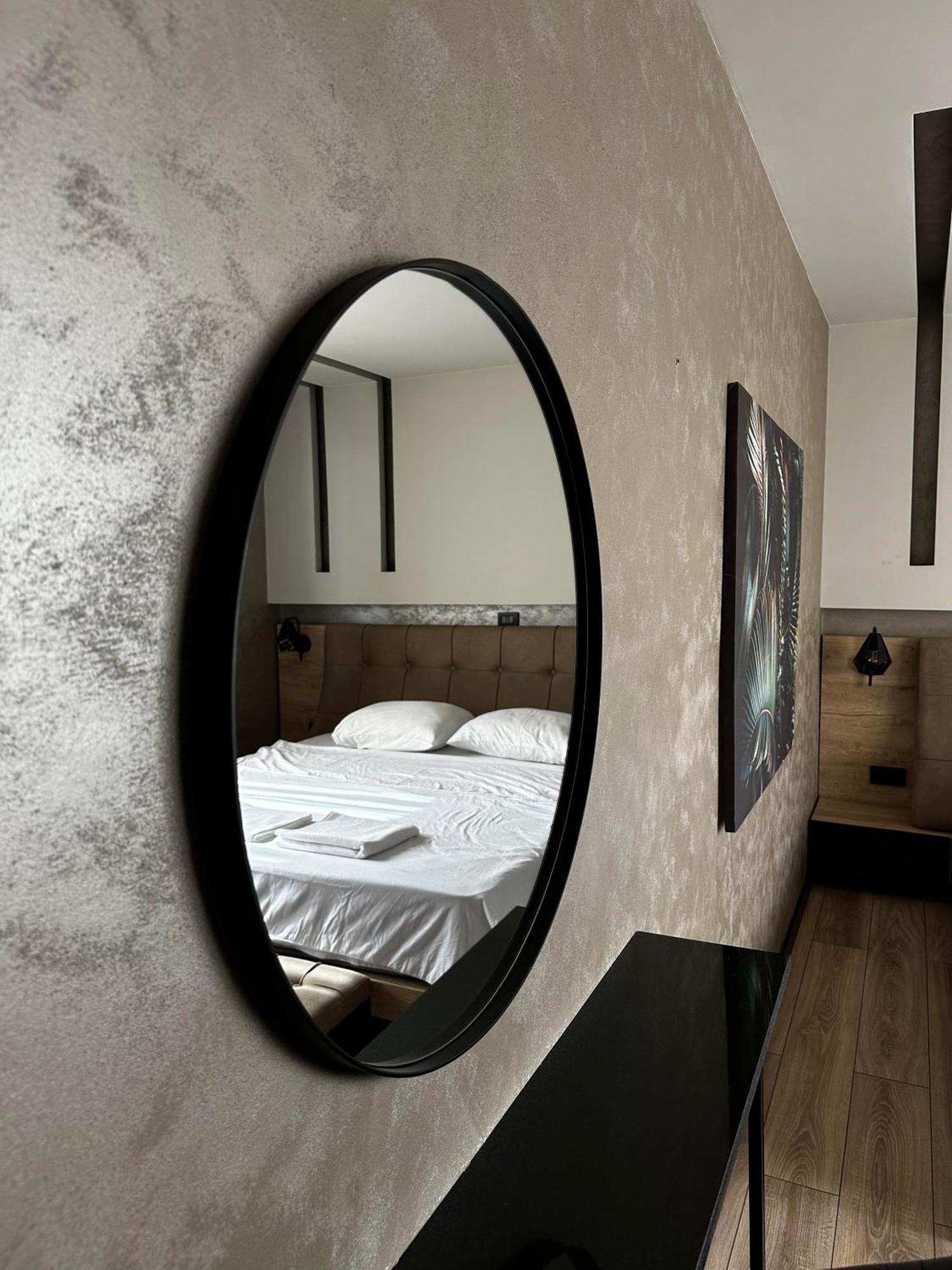 Zet Apartments - Bedroom & Bathroom พริสตีนา ภายนอก รูปภาพ